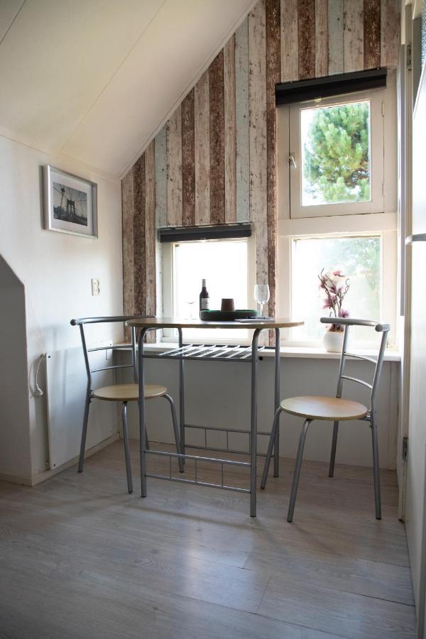 B En B 'T Pekeltje Bed and Breakfast Medemblik Exteriör bild